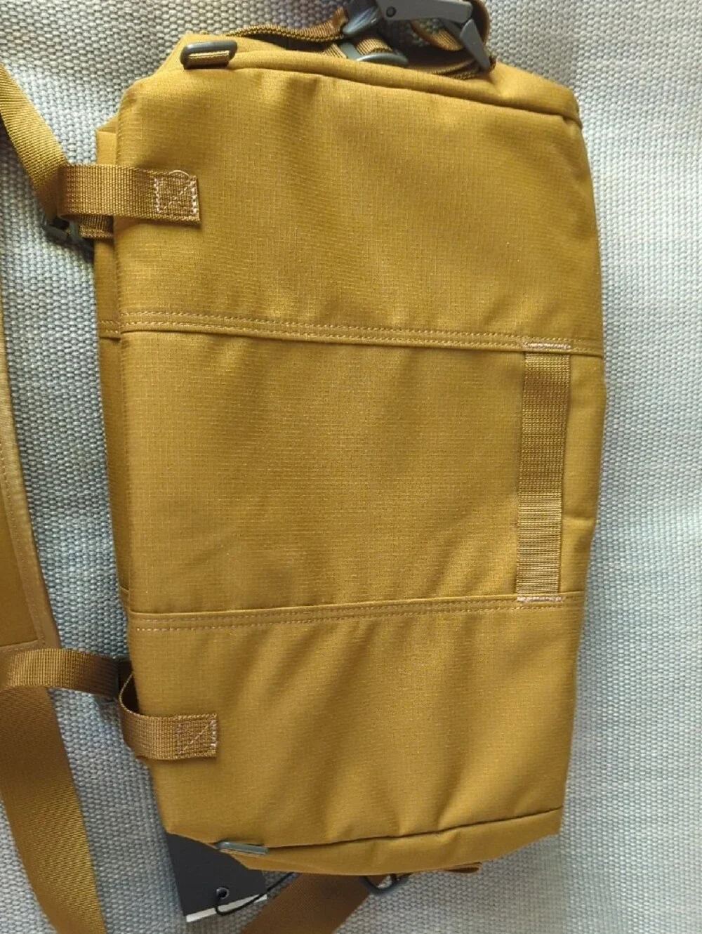 Timbuk2 Classic Flight Messenger Bag in Brass/Army NWT